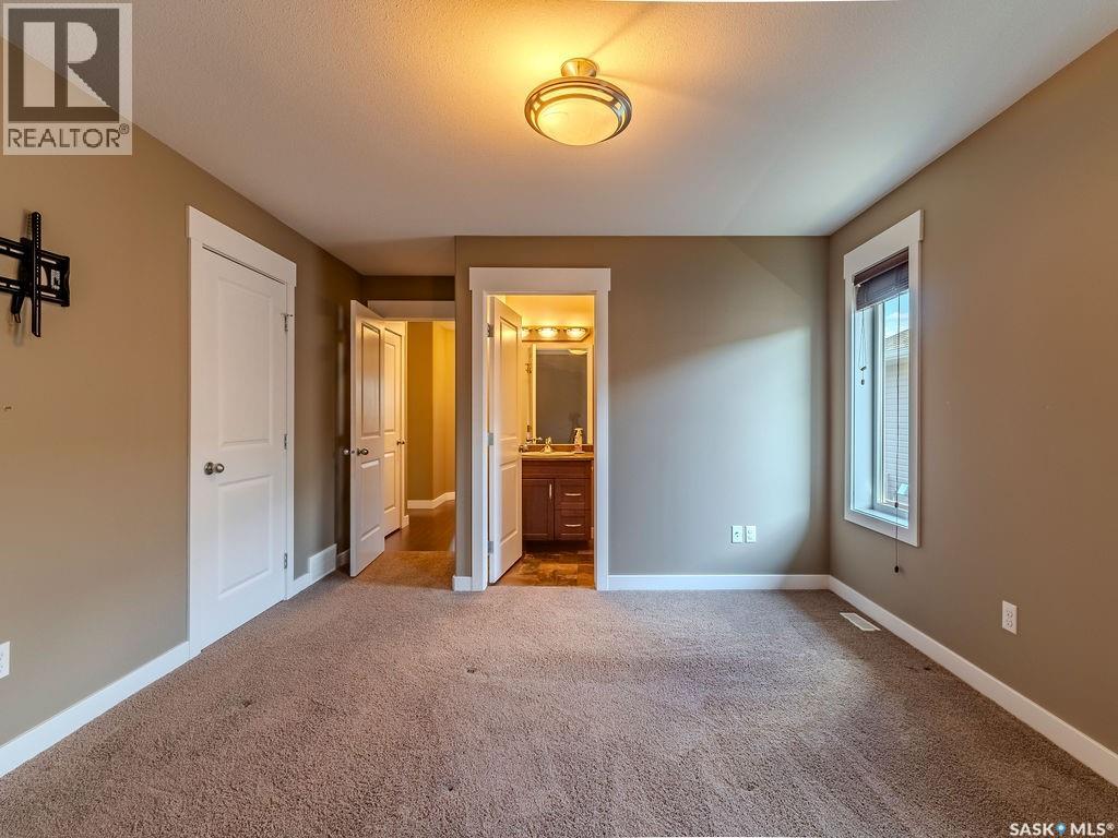 Photo 19 of 122 Mccallum Lane, Saskatoon SK