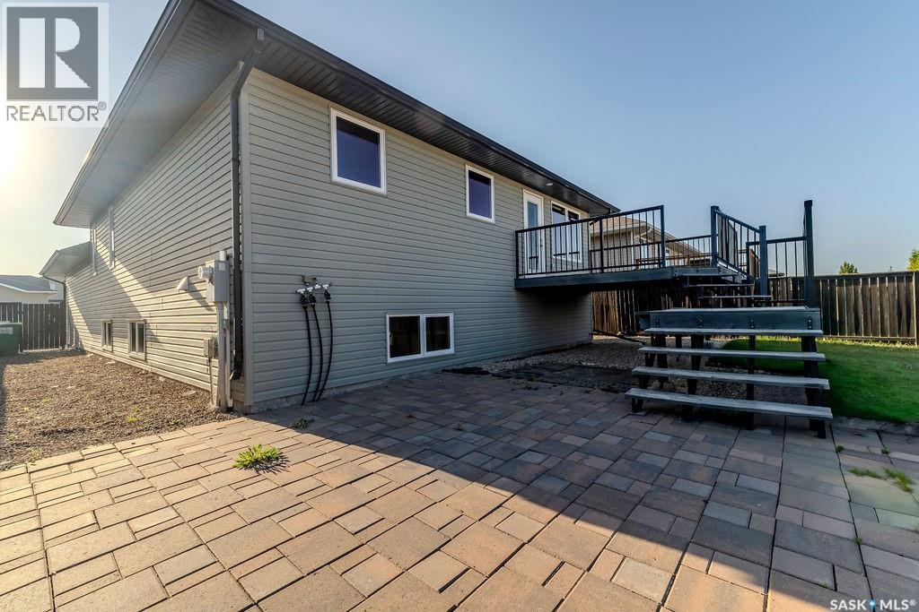 Photo 5 of 122 Mccallum Lane, Saskatoon SK