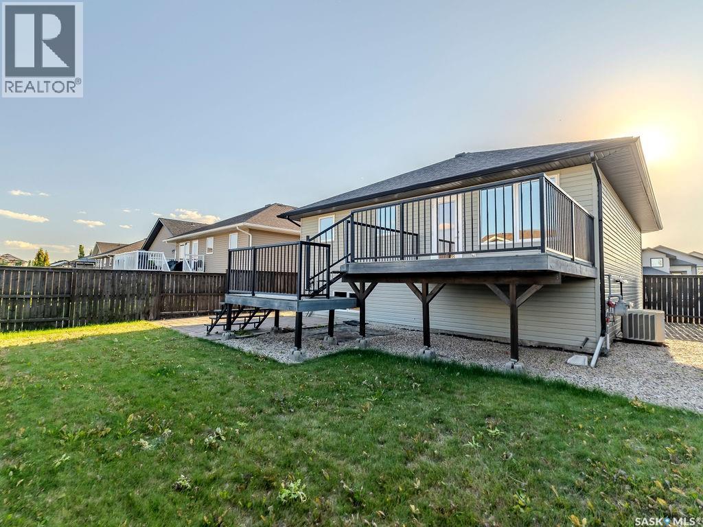 Photo 15 of 122 Mccallum Lane, Saskatoon SK