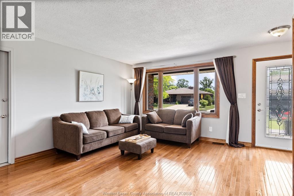Photo 10 of 12680 Kimberly Drive, Tecumseh ON