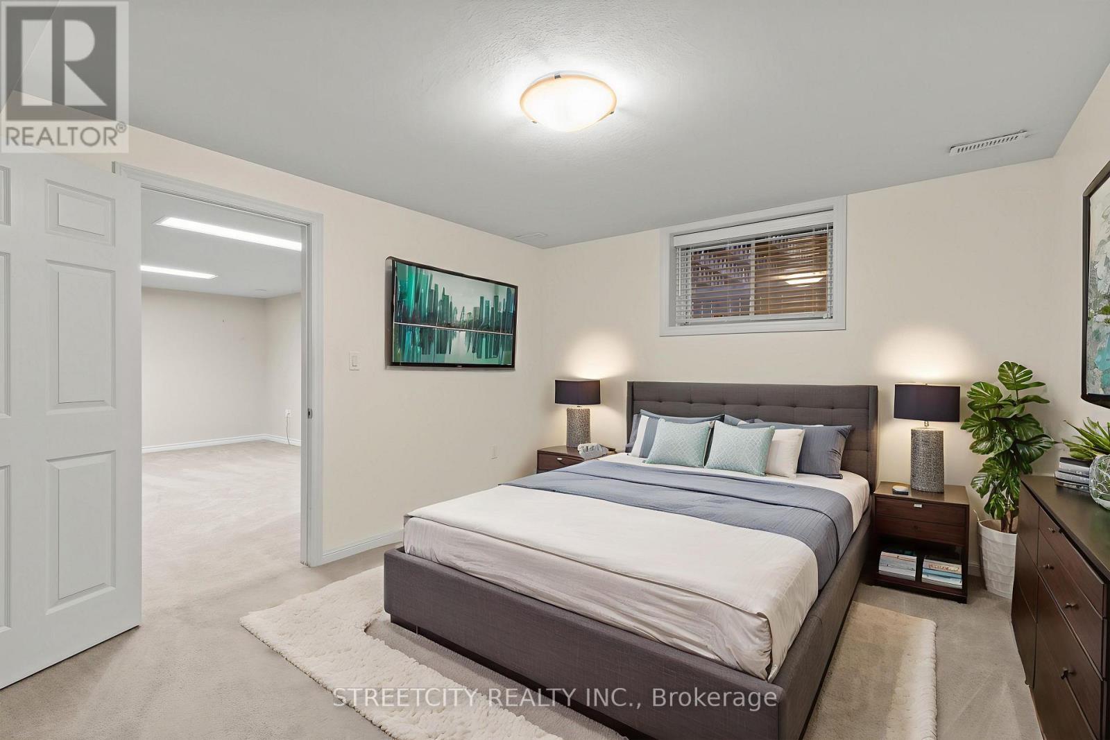 Photo 35 of 25 124 North Centre Road, London North ON