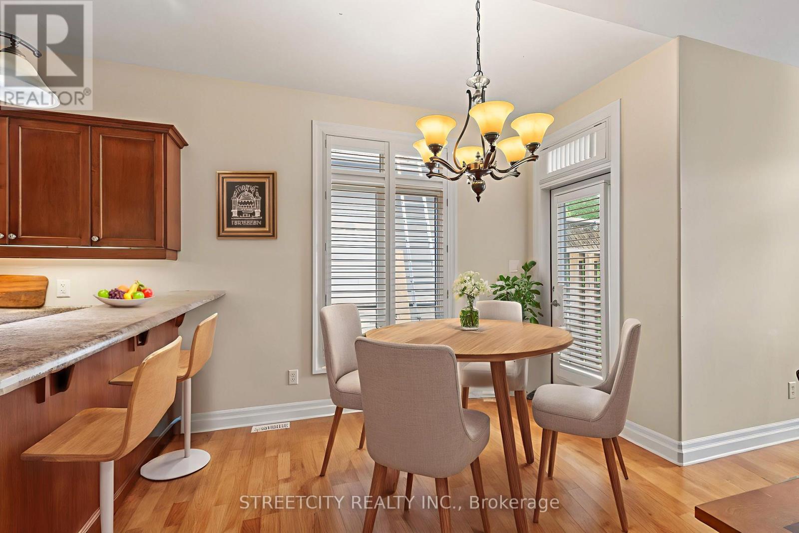 Photo 9 of 25 124 North Centre Road, London North ON