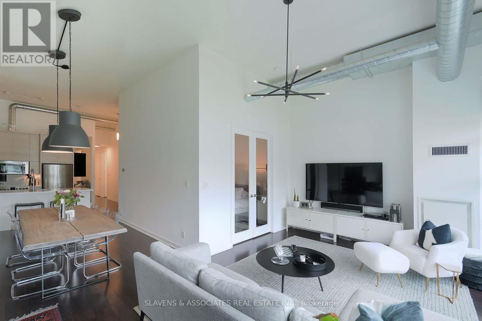 Photo 19 of 408 380 Macpherson Avenue, Toronto ON