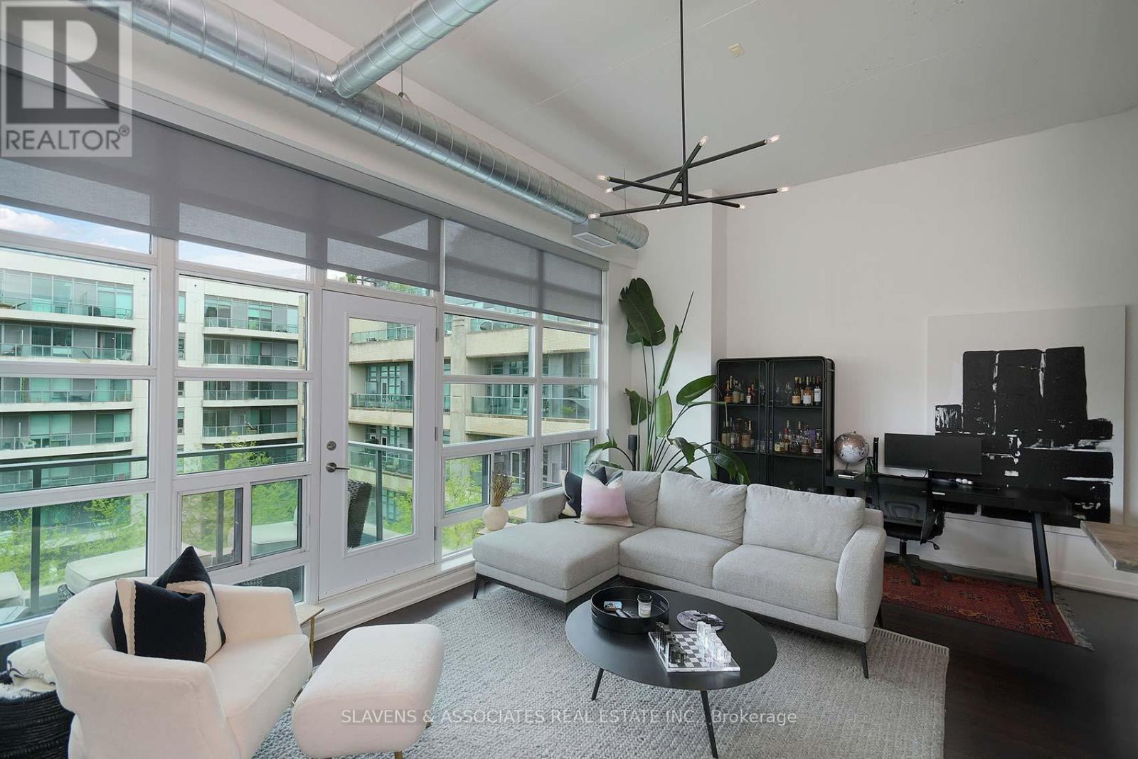 Photo 3 of 408 380 Macpherson Avenue, Toronto ON
