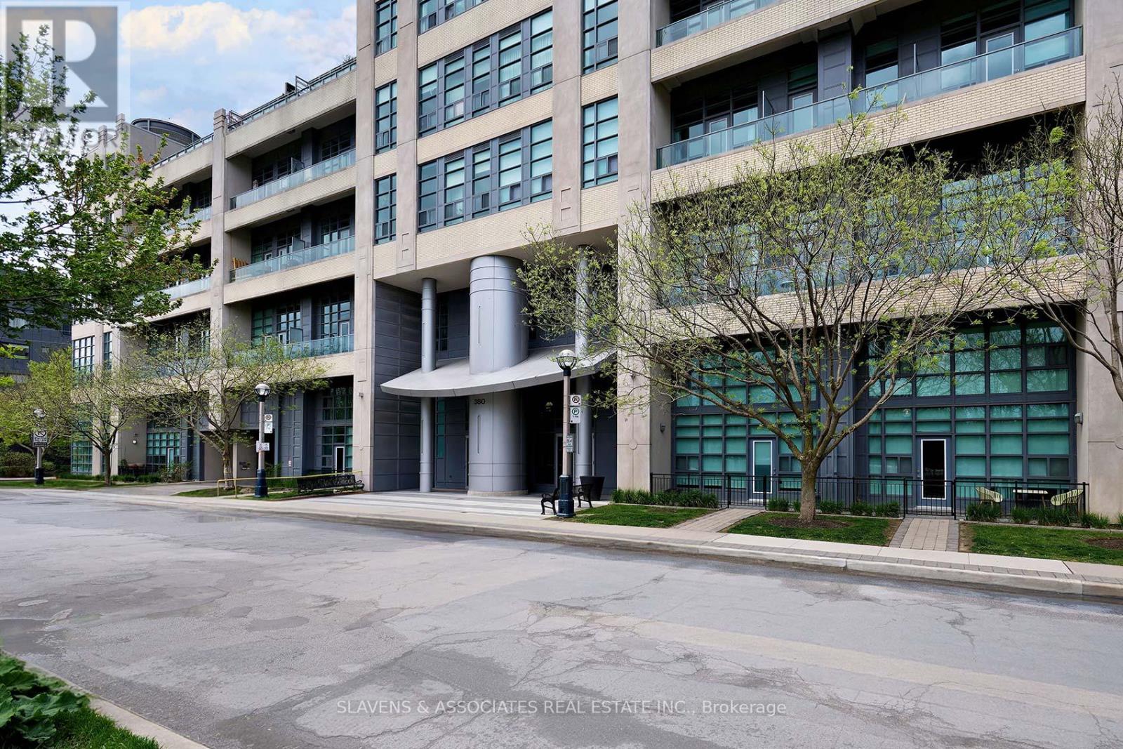 Photo 37 of 408 380 Macpherson Avenue, Toronto ON
