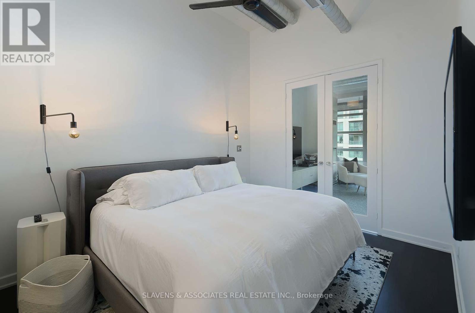 Photo 14 of 408 380 Macpherson Avenue, Toronto ON