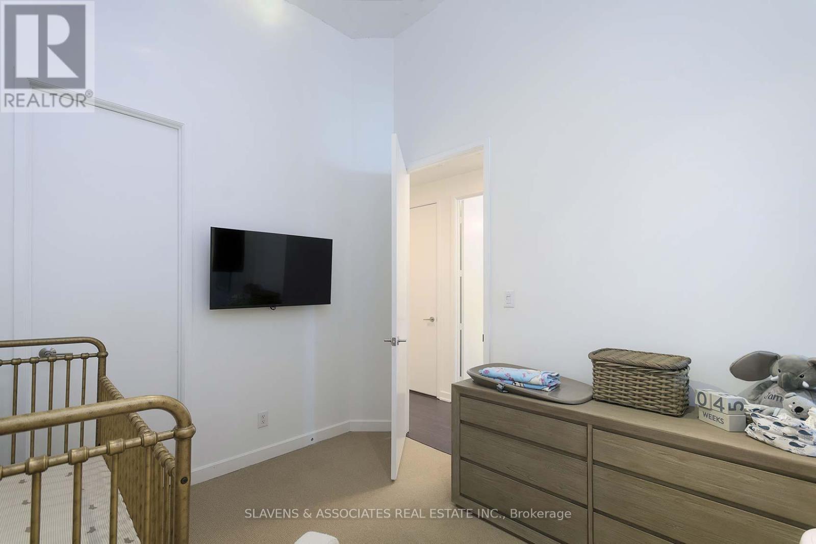 Photo 38 of 408 380 Macpherson Avenue, Toronto ON