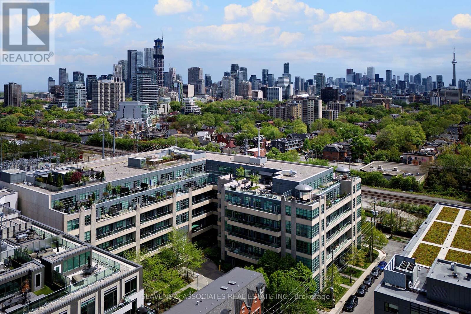 Photo 23 of 408 380 Macpherson Avenue, Toronto ON