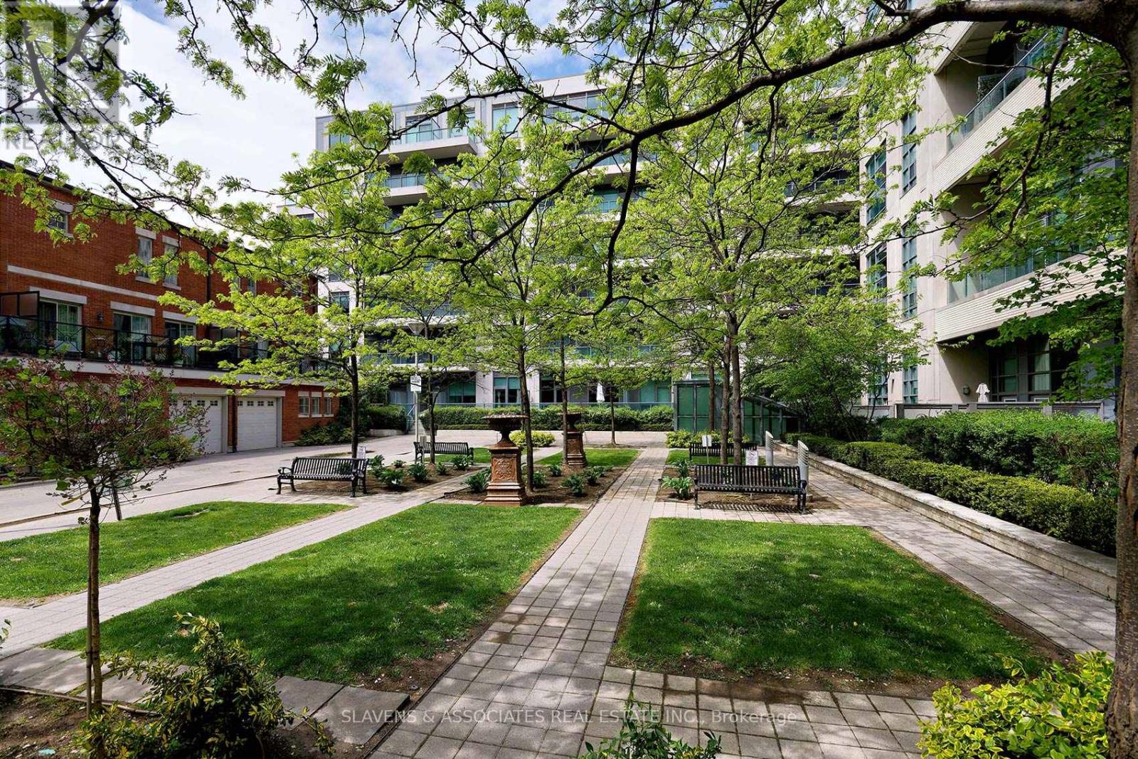 Photo 33 of 408 380 Macpherson Avenue, Toronto ON