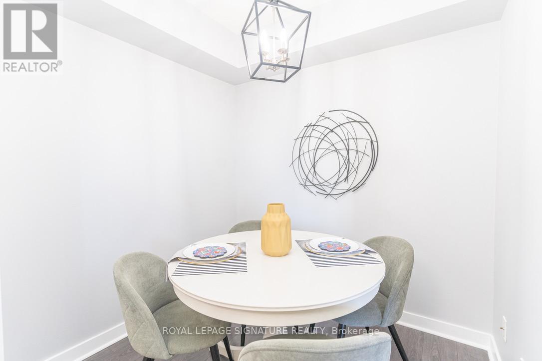 Photo 11 of 728 120 Dallimore Circle, Toronto ON