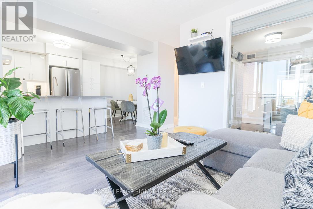 Photo 21 of 728 120 Dallimore Circle, Toronto ON