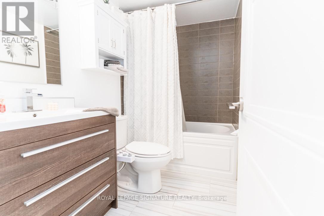 Photo 18 of 728 120 Dallimore Circle, Toronto ON