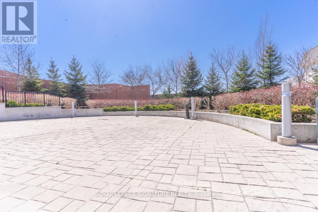 Photo 28 of 728 120 Dallimore Circle, Toronto ON