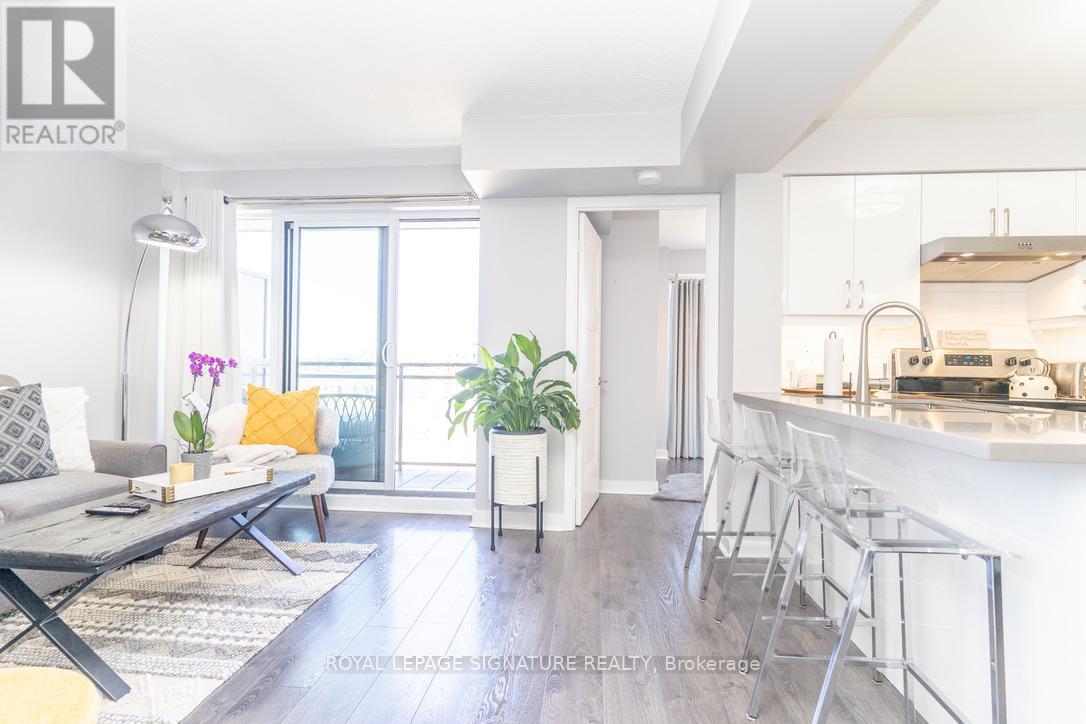 Photo 22 of 728 120 Dallimore Circle, Toronto ON