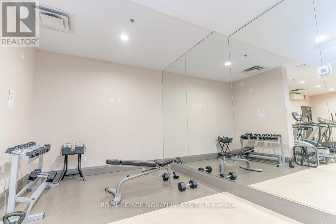 Photo 8 of 728 120 Dallimore Circle, Toronto ON