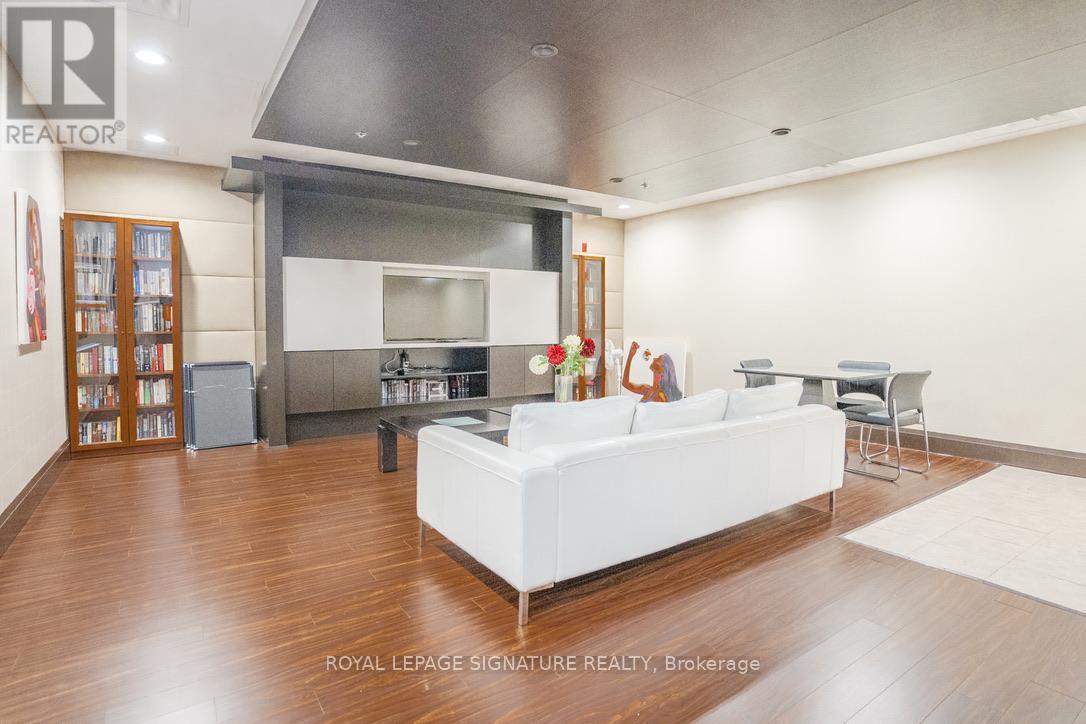 Photo 13 of 728 120 Dallimore Circle, Toronto ON