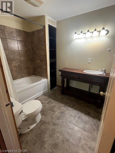 Photo 6 of 10567 Maplewood Drive, Port Colborne ON