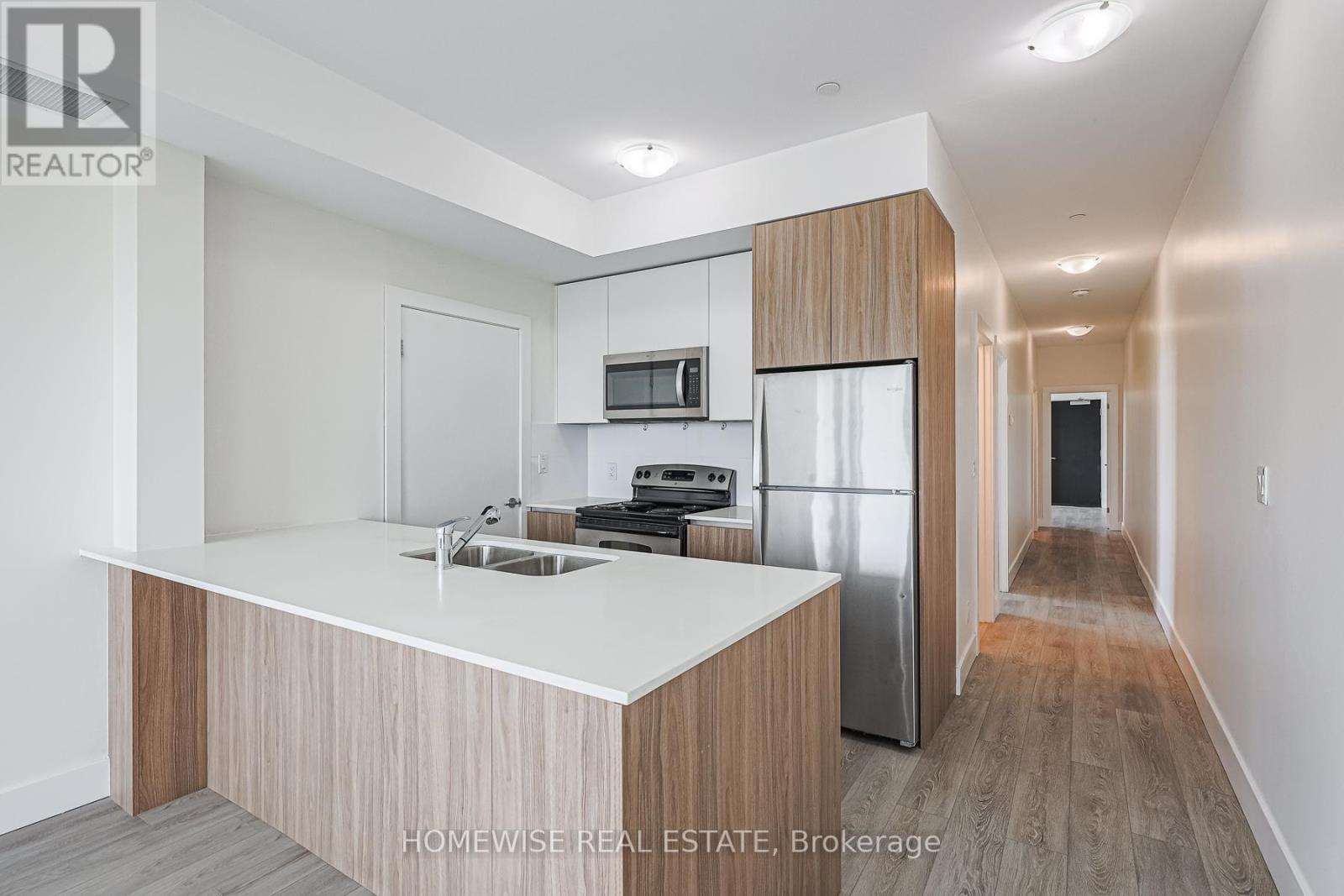 Photo 7 of R 01 293 Viewmount Avenue, Toronto ON