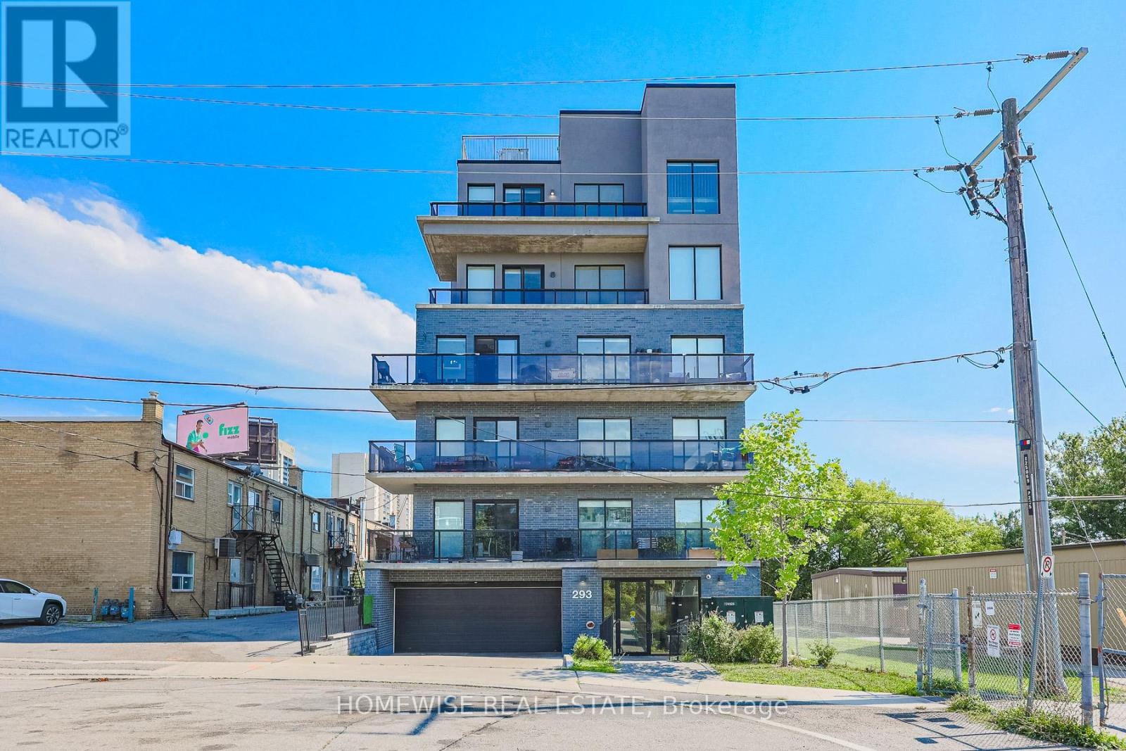 Photo 13 of R 01 293 Viewmount Avenue, Toronto ON