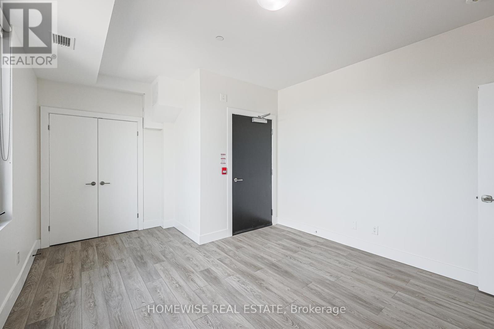 Photo 44 of R 01 293 Viewmount Avenue, Toronto ON