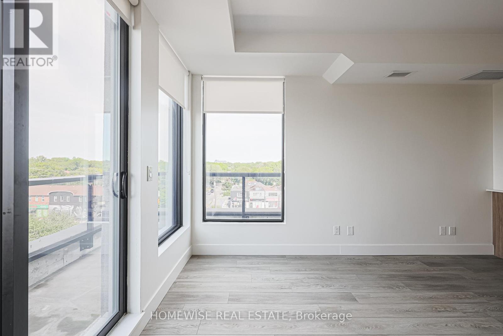 Photo 42 of R 01 293 Viewmount Avenue, Toronto ON