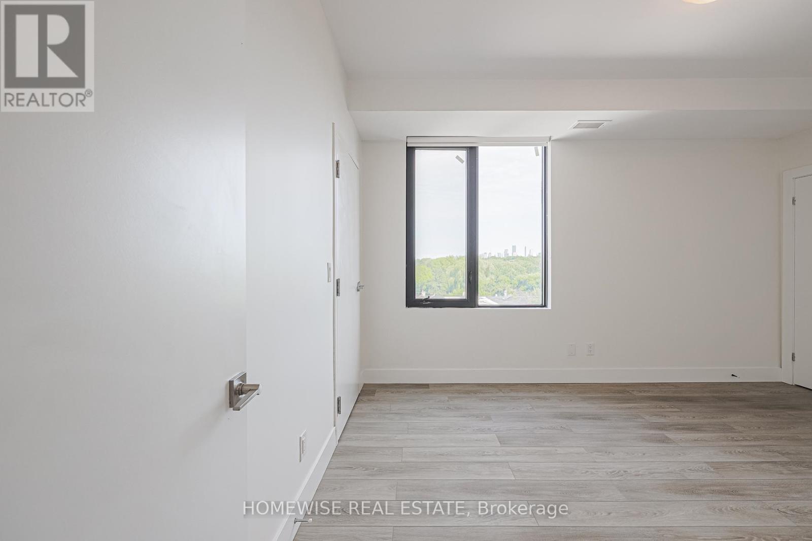 Photo 9 of R 01 293 Viewmount Avenue, Toronto ON