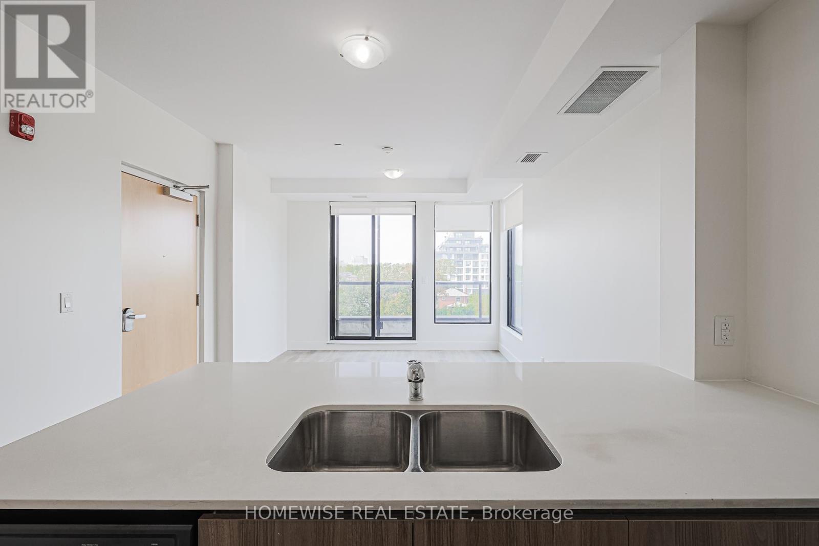 Photo 28 of R 01 293 Viewmount Avenue, Toronto ON