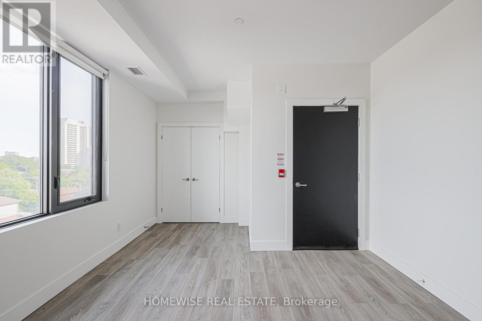 Photo 14 of R 01 293 Viewmount Avenue, Toronto ON