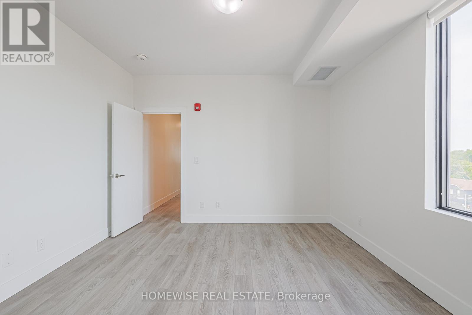 Photo 17 of R 01 293 Viewmount Avenue, Toronto ON