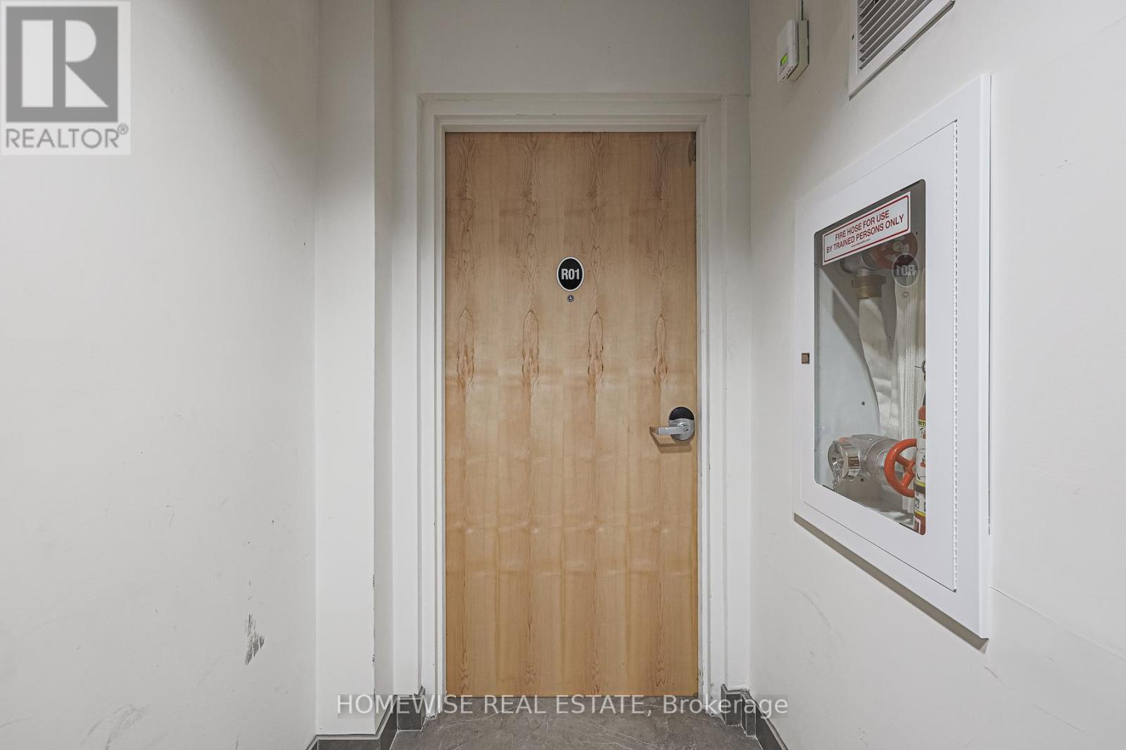 Photo 23 of R 01 293 Viewmount Avenue, Toronto ON