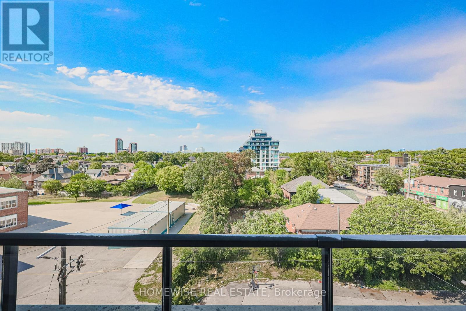 Photo 45 of R 01 293 Viewmount Avenue, Toronto ON