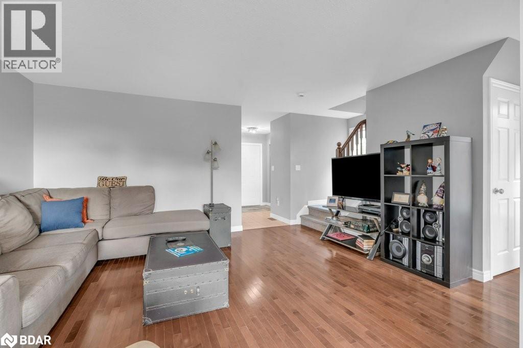 Photo 8 of 3 Davison Drive Drive, Guelph ON