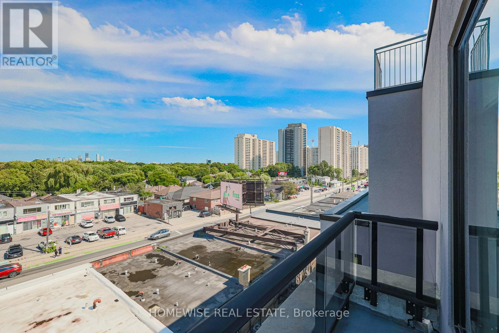 Photo 29 of R 01 293 Viewmount Avenue, Toronto ON