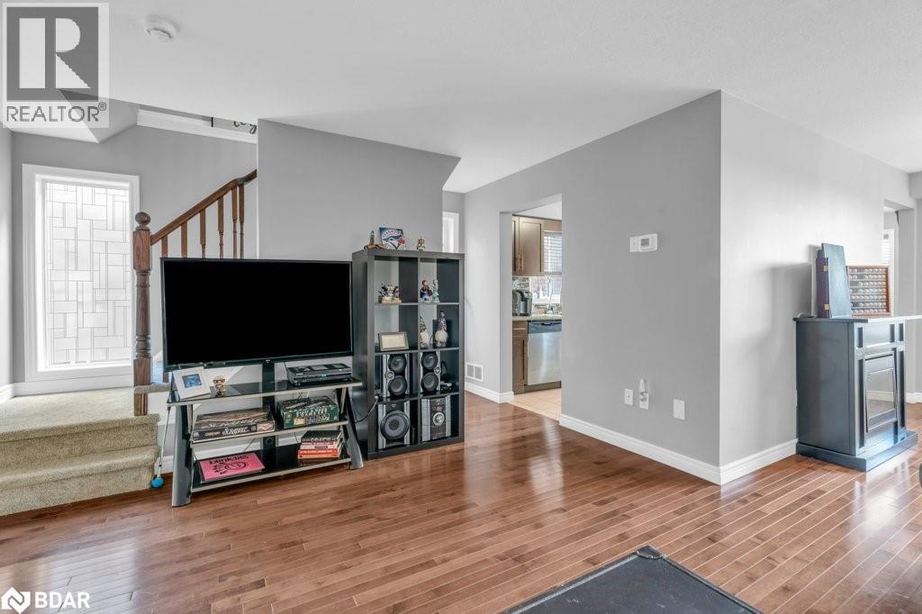 Photo 7 of 3 Davison Drive Drive, Guelph ON