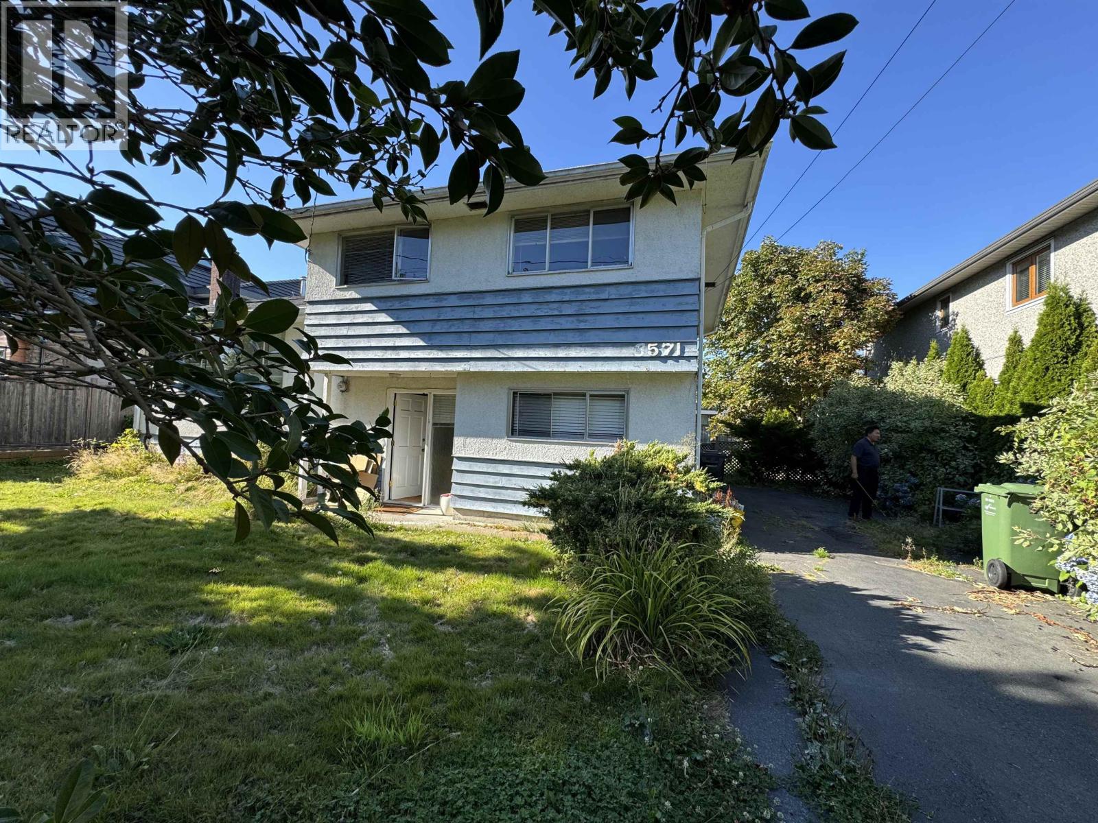 Photo 2 of 3571 Rosamond Avenue, Richmond BC