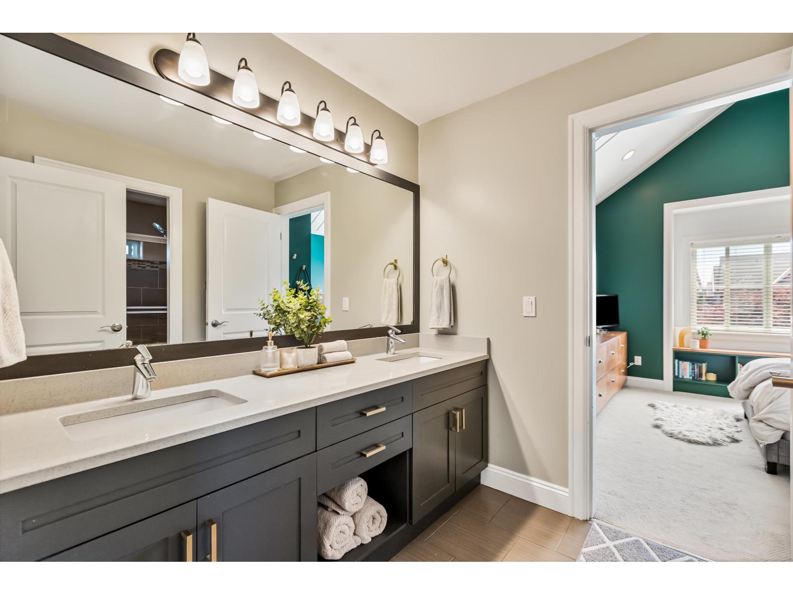 Photo 14 of 17421 1 A Avenue, Surrey BC