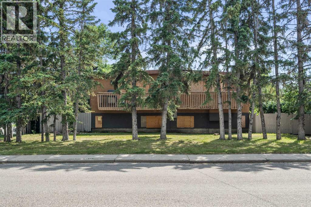 Photo 5 of 7703 41 Avenue Nw, Calgary AB
