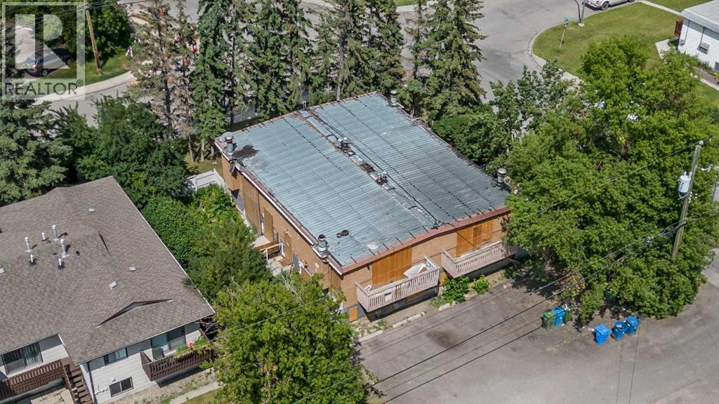 Photo 6 of 7703 41 Avenue Nw, Calgary AB
