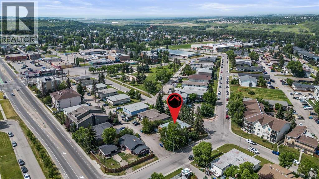 7703 41 Avenue NW, Calgary, Alberta