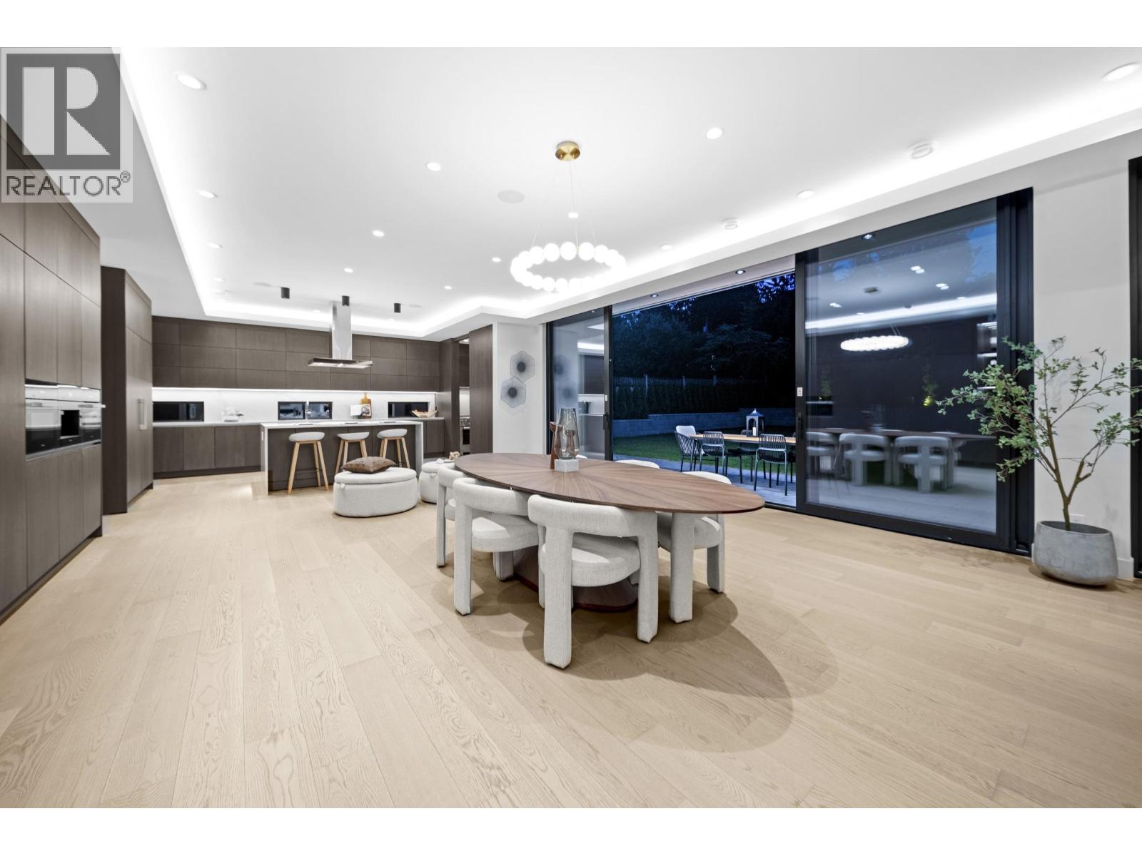 Photo 8 of 680 Westhyde Place, North Vancouver BC