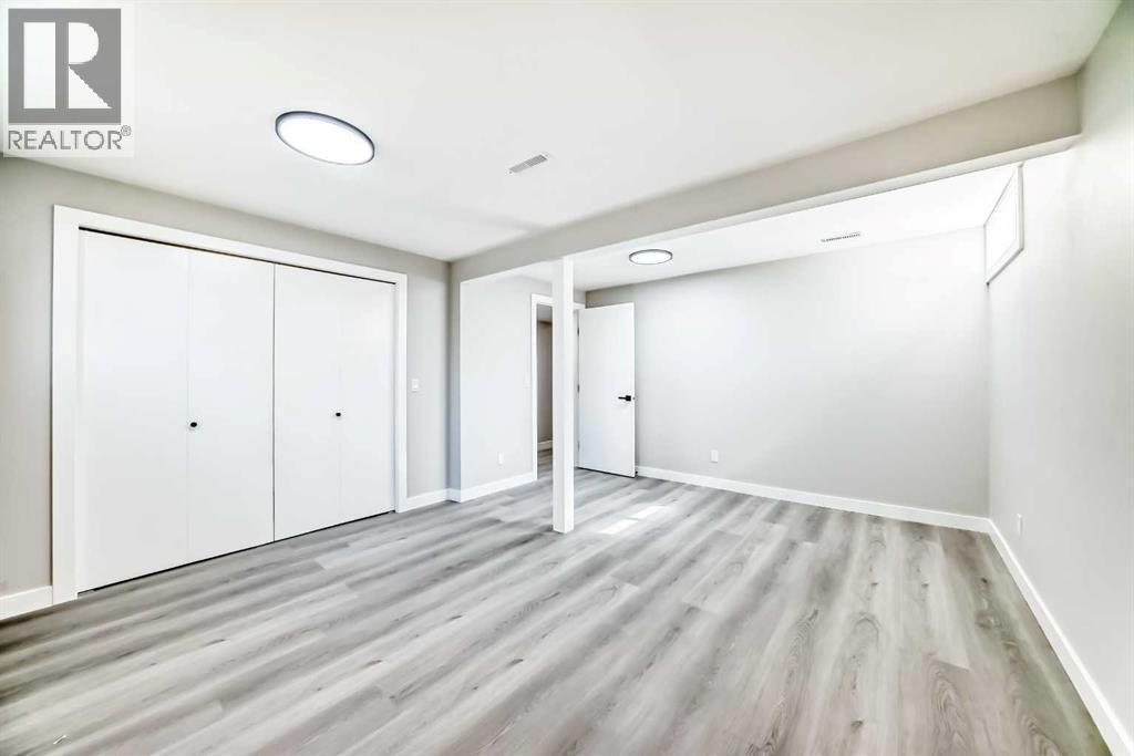 Photo 4 of 3020 Palliser Drive Sw, Calgary AB
