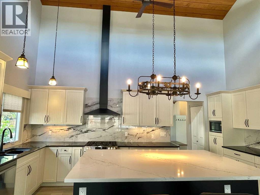 Photo 15 of 3020 Palliser Drive Sw, Calgary AB