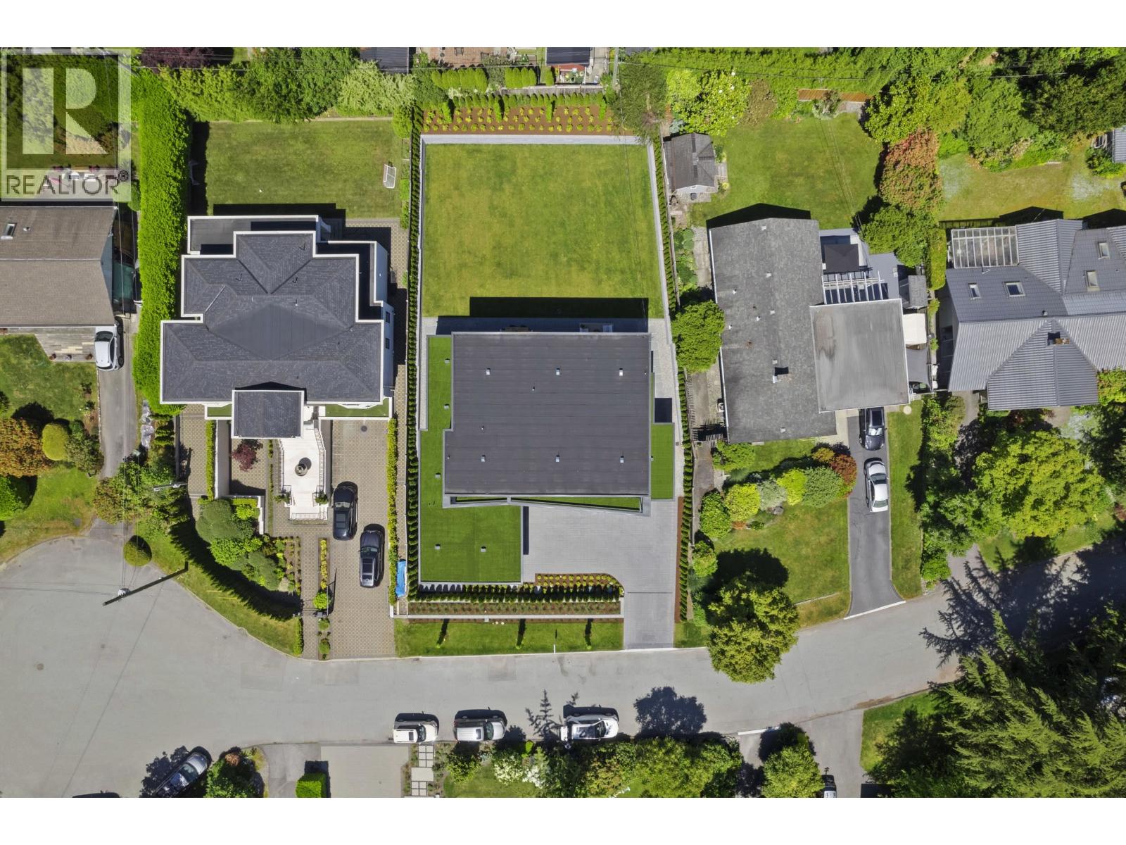 Photo 6 of 680 Westhyde Place, North Vancouver BC