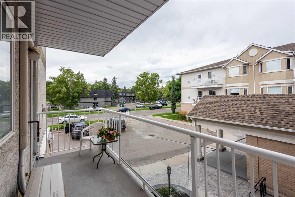 Photo 9 of 219 2850 51 Street Sw, Calgary AB