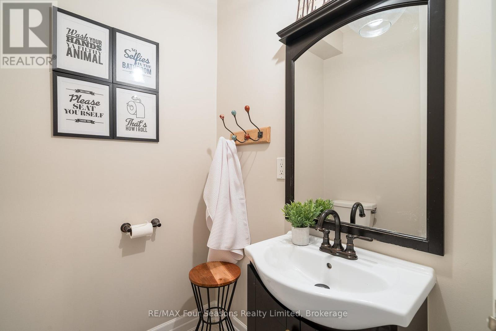 Photo 19 of 29 Wagner Crescent, Essa ON