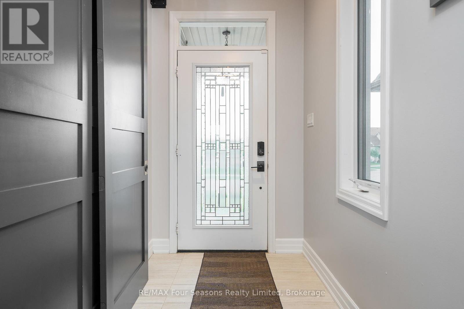 Photo 2 of 29 Wagner Crescent, Essa ON