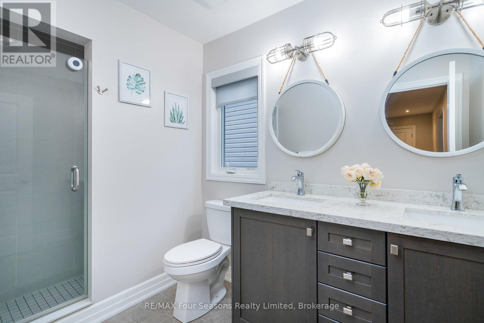 Photo 16 of 29 Wagner Crescent, Essa ON