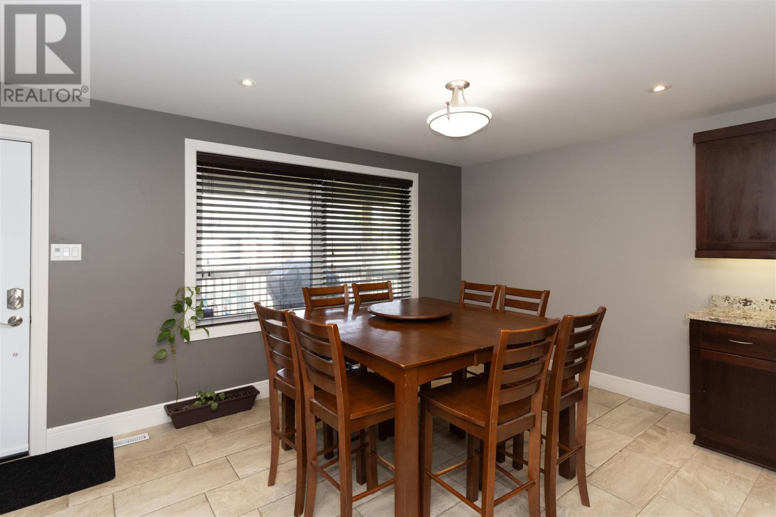 Photo 17 of 716 Lexington Cres, Thunder Bay ON