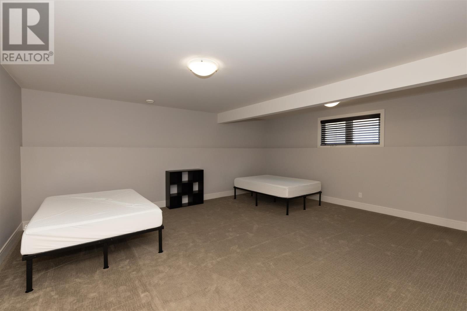 Photo 25 of 716 Lexington Cres, Thunder Bay ON