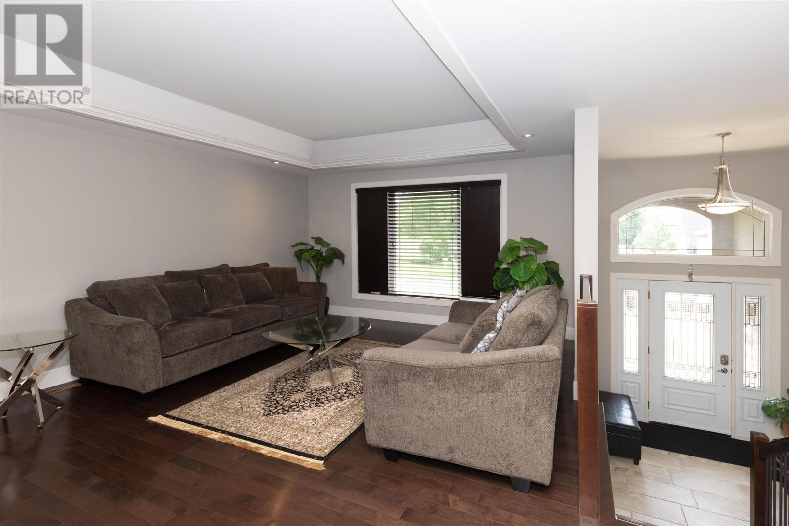 Photo 10 of 716 Lexington Cres, Thunder Bay ON